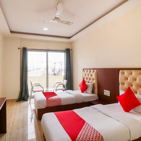 Oyo Flagship 69860 Mastana Palace Hotel Varanasi Exterior foto