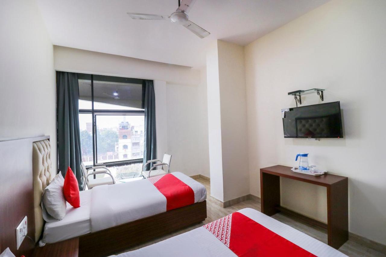 Oyo Flagship 69860 Mastana Palace Hotel Varanasi Exterior foto