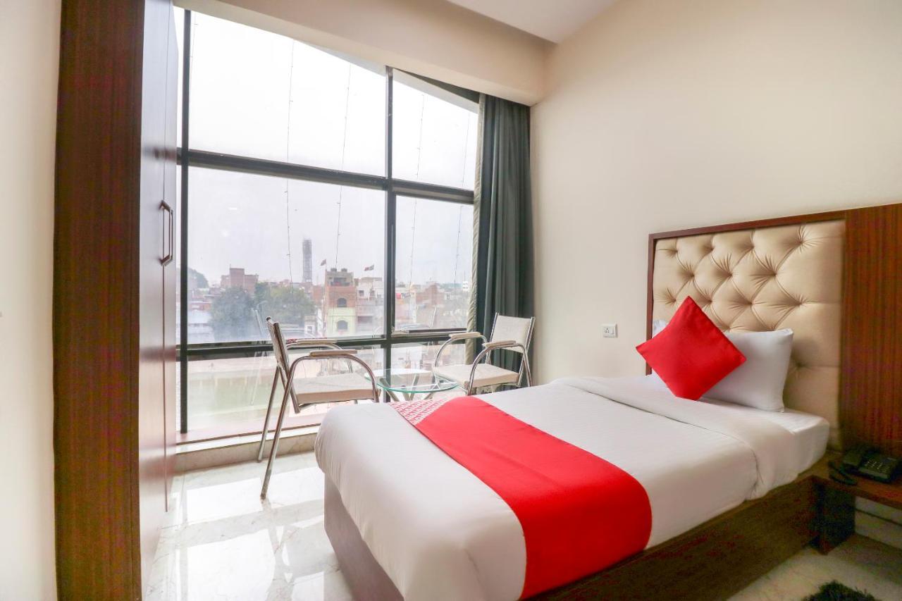 Oyo Flagship 69860 Mastana Palace Hotel Varanasi Exterior foto