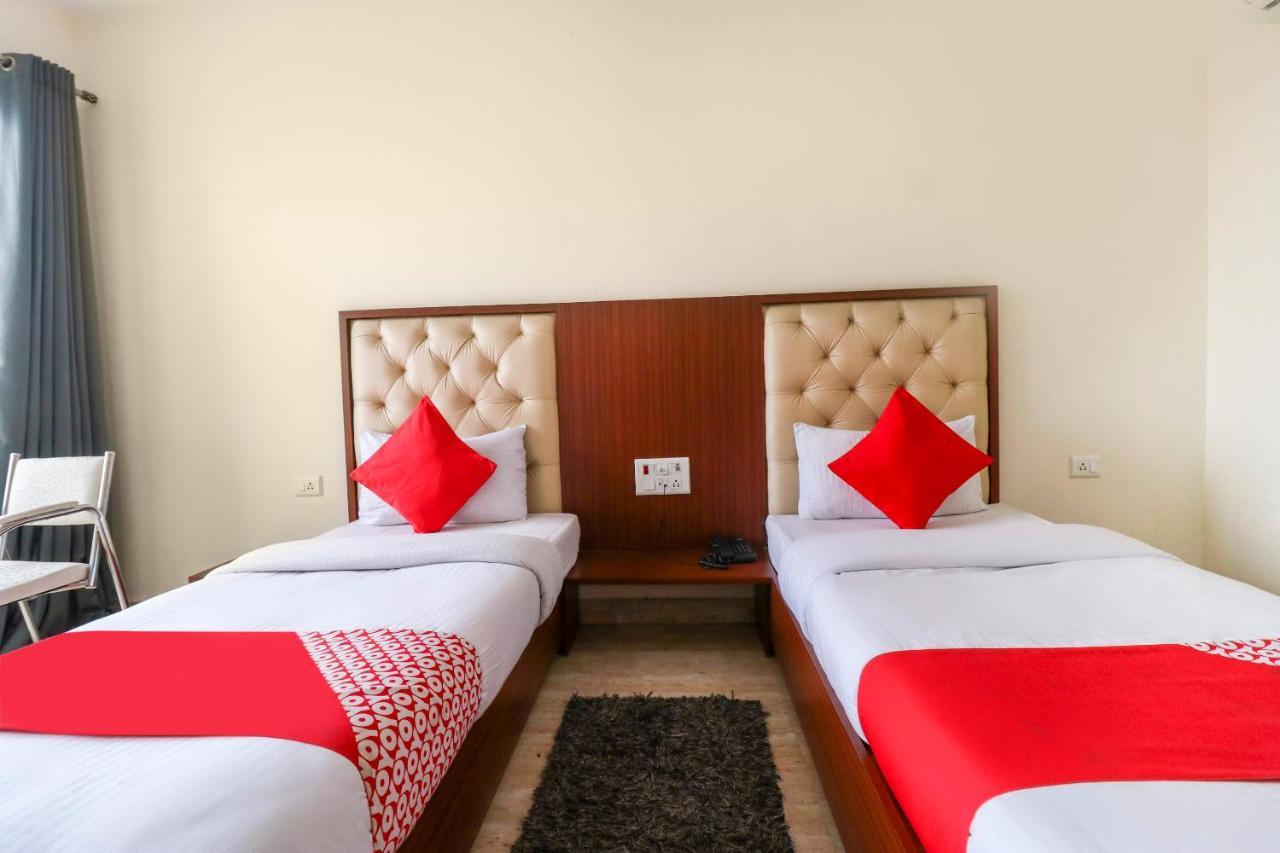 Oyo Flagship 69860 Mastana Palace Hotel Varanasi Exterior foto