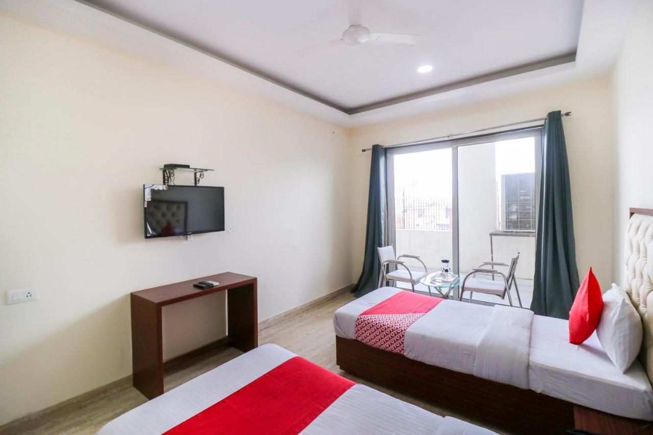Oyo Flagship 69860 Mastana Palace Hotel Varanasi Exterior foto