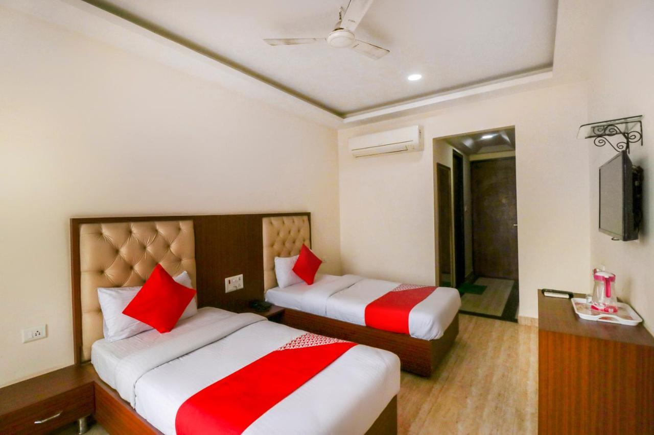 Oyo Flagship 69860 Mastana Palace Hotel Varanasi Exterior foto