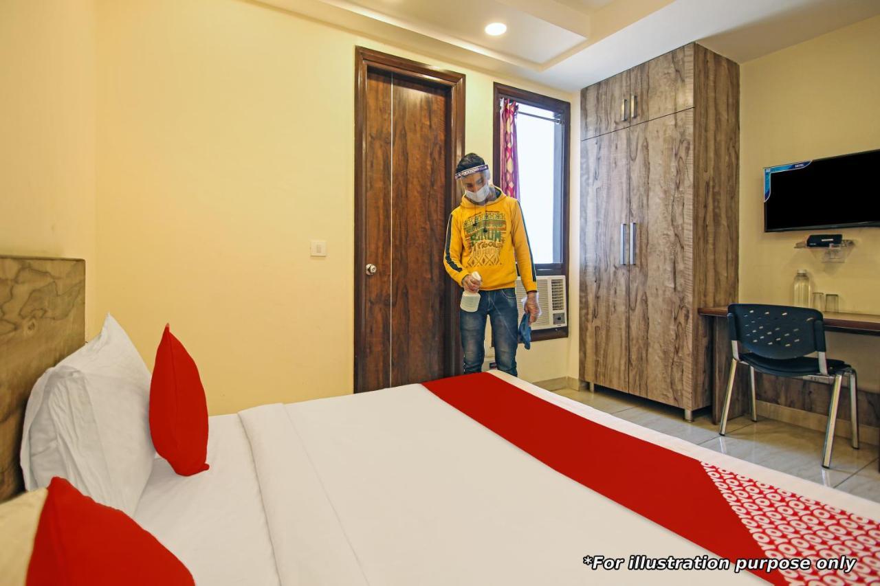 Oyo Flagship 69860 Mastana Palace Hotel Varanasi Exterior foto