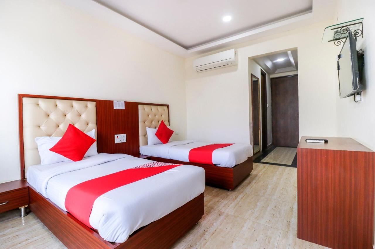 Oyo Flagship 69860 Mastana Palace Hotel Varanasi Exterior foto