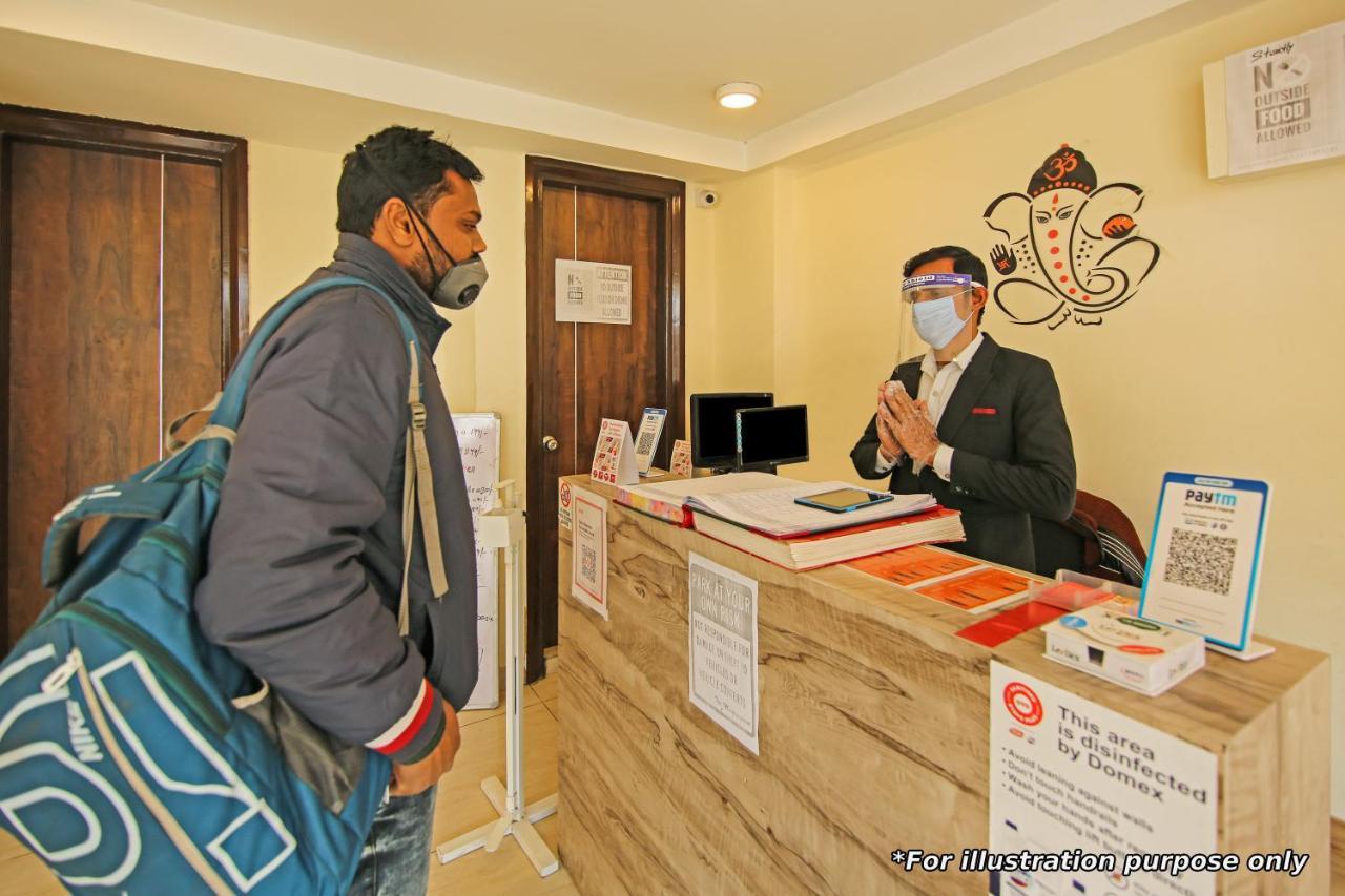 Oyo Flagship 69860 Mastana Palace Hotel Varanasi Exterior foto