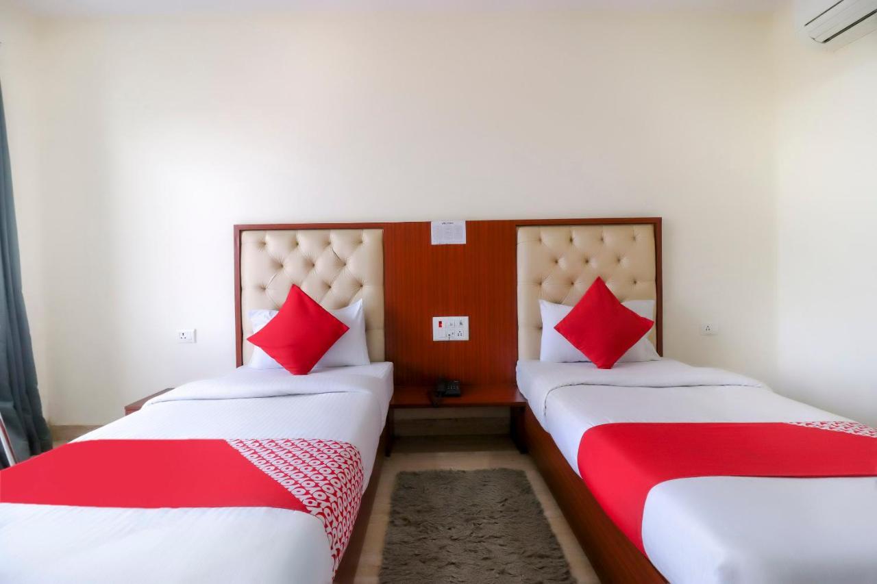 Oyo Flagship 69860 Mastana Palace Hotel Varanasi Exterior foto