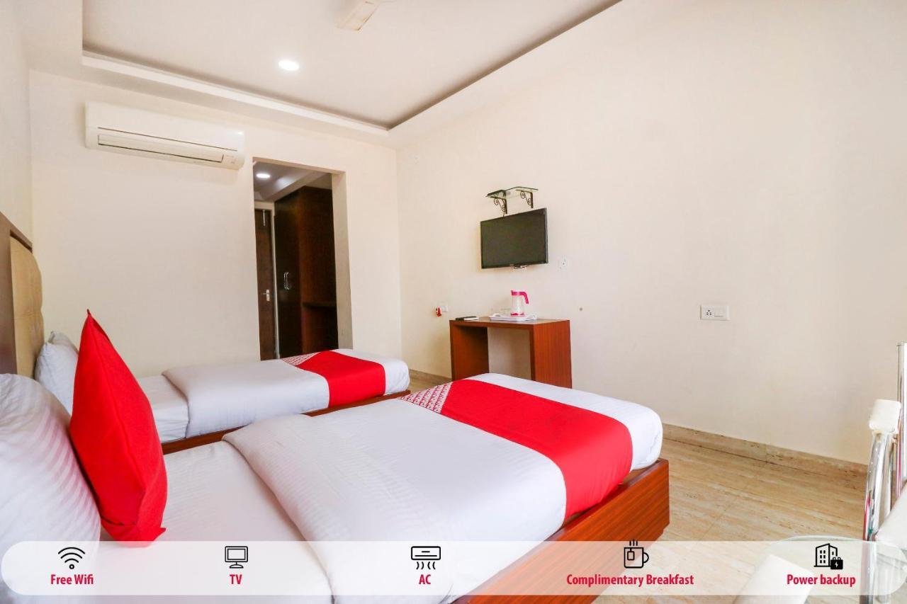 Oyo Flagship 69860 Mastana Palace Hotel Varanasi Exterior foto