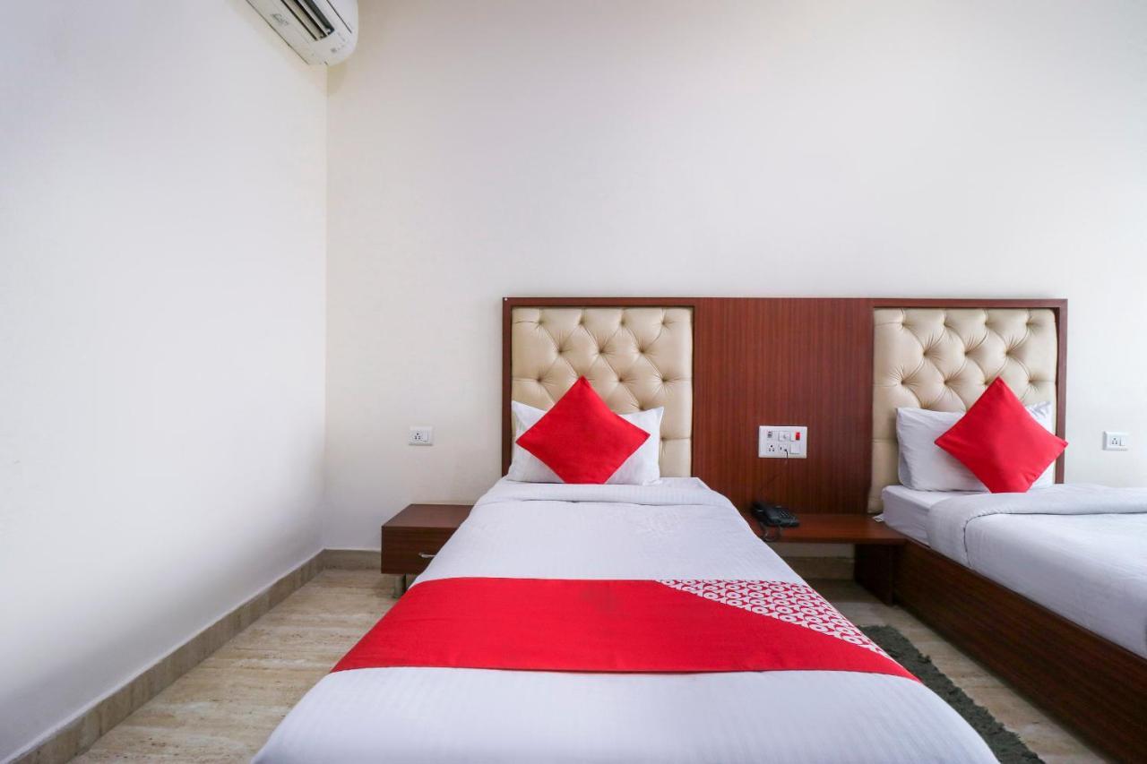 Oyo Flagship 69860 Mastana Palace Hotel Varanasi Exterior foto